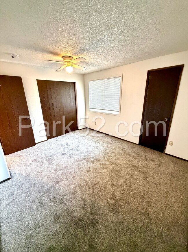 Building Photo - 9421 43rd St Ct W