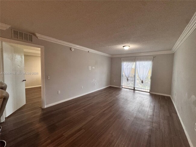 Building Photo - 9909 Westwood Dr