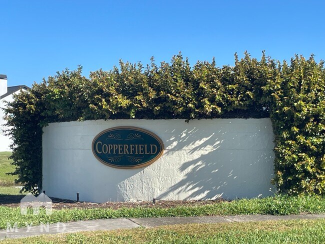 Building Photo - 12843 Longcrest Dr