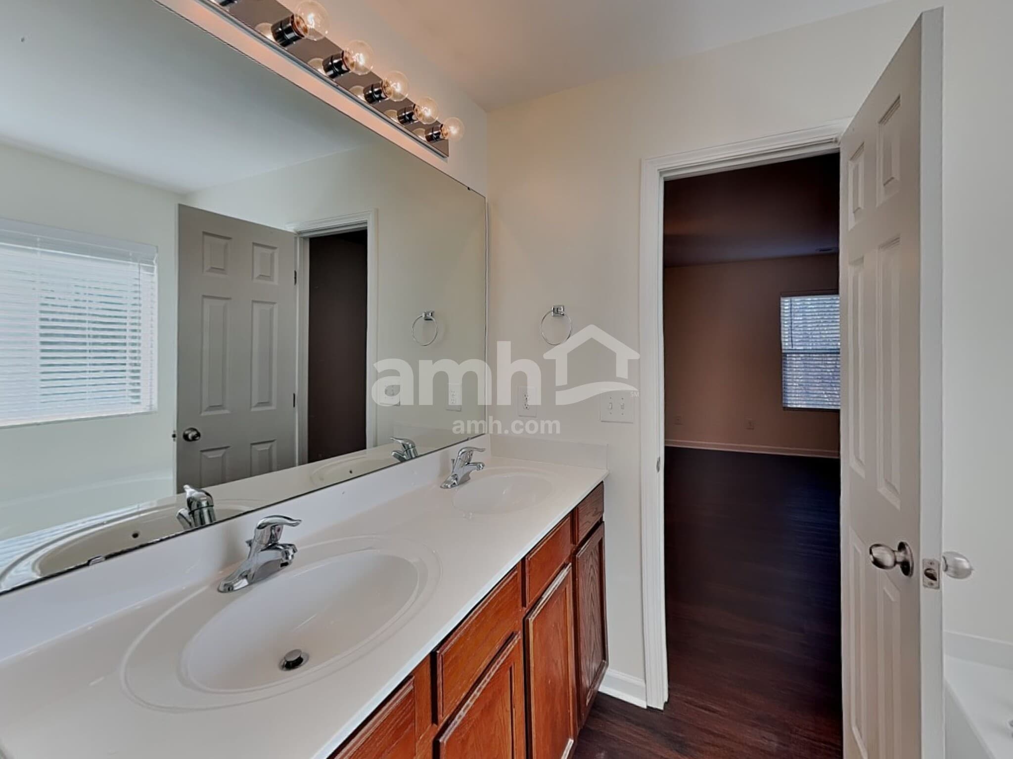 Building Photo - 250 Farrington Dr