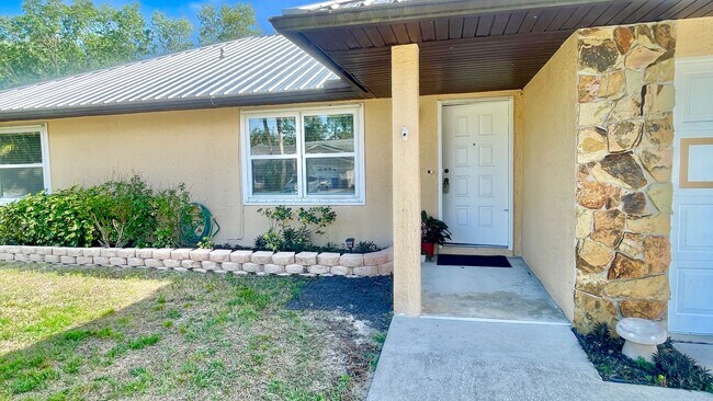 Building Photo - Available monthly Rental SEP 2025 in heart of Sebastian