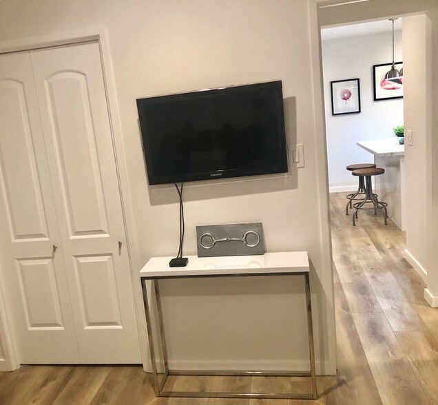 Bedroom - 4457 S Centinela Ave