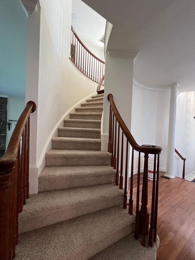 Building Photo - 3025 Windy Knoll Ct