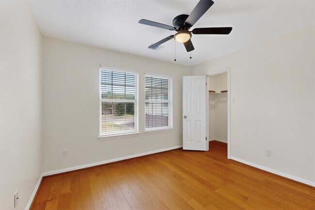 Building Photo - 15114 Wells Port Dr