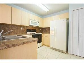 Building Photo - 626 SW 106th Ave