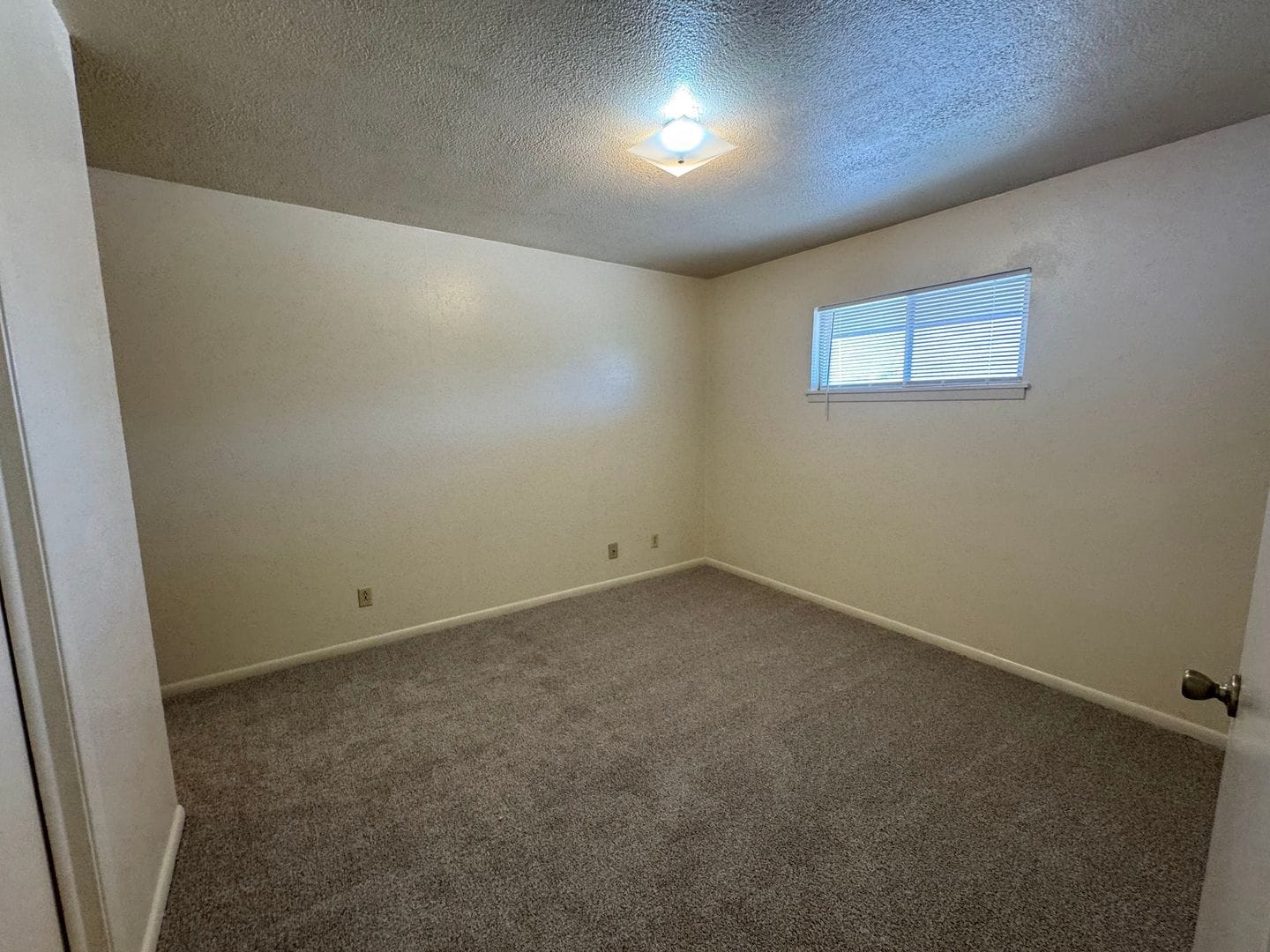 Building Photo - 806 Safady Ave
