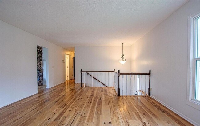 Building Photo - WELCOME HOME!