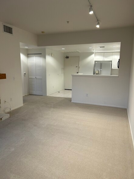 Building Photo - 1301 Cabrillo Ave