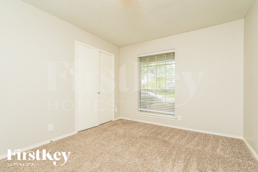 Building Photo - 635 Truman Ct