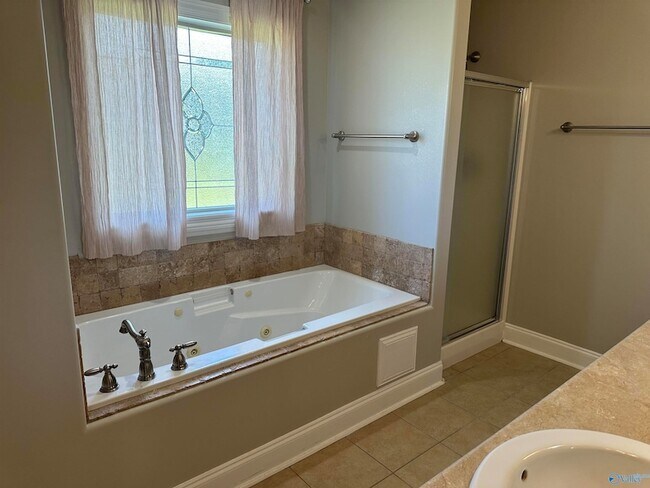 Building Photo - 101 Fawn Forest Dr