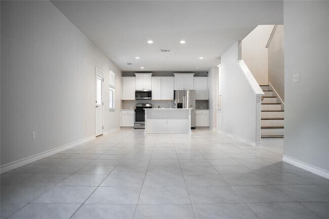 Building Photo - 341 Mary Max Cir