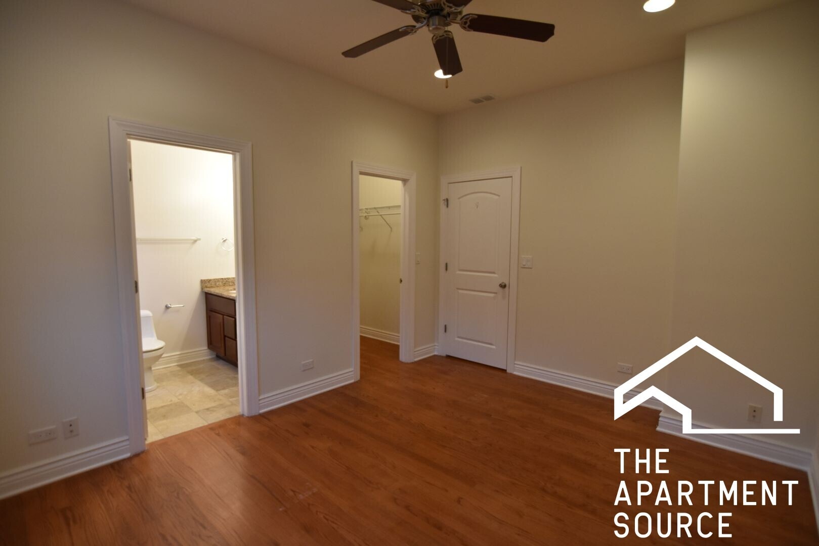 Building Photo - 5142 N Clark St