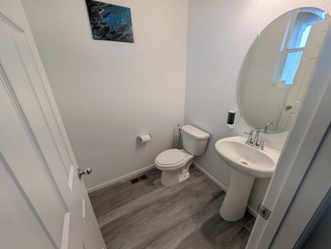 Building Photo - 17517 Booth Fls Wy