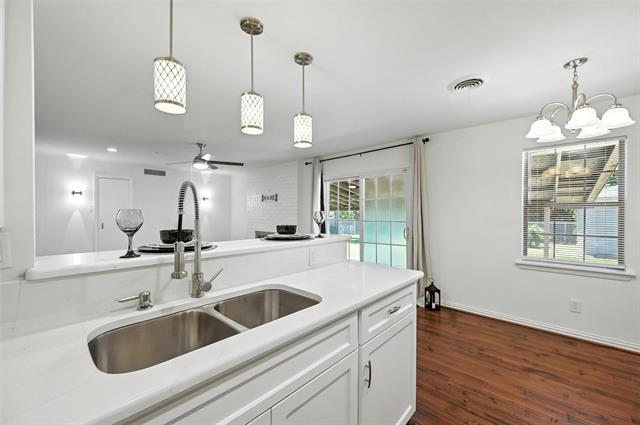 Building Photo - 10907 Marsh Ln