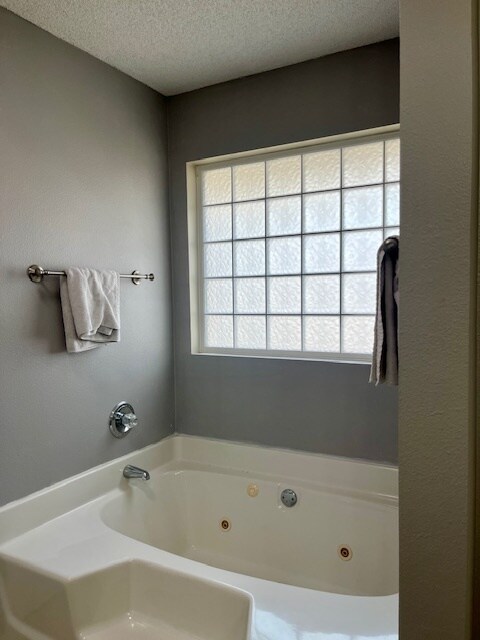 Building Photo - 9866 Parker Lake Cir