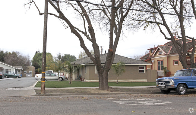 Building Photo - 950 Monterey St