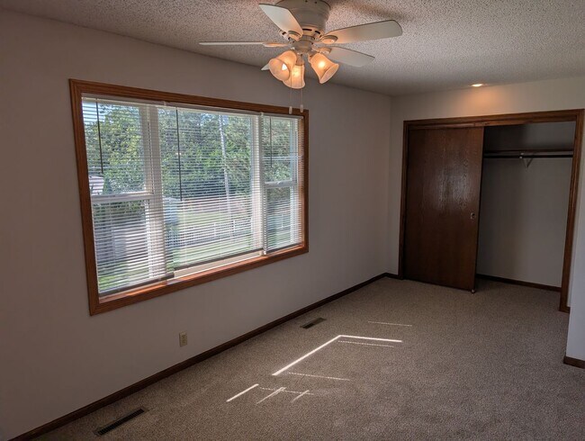 Building Photo - 2215 Mirwyn Ct