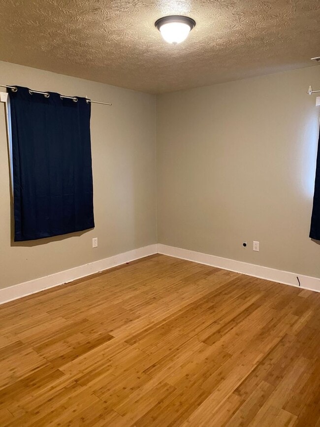 Building Photo - 5 Bedroom, 2.5 Bathroom house, Super convenient location! Arden