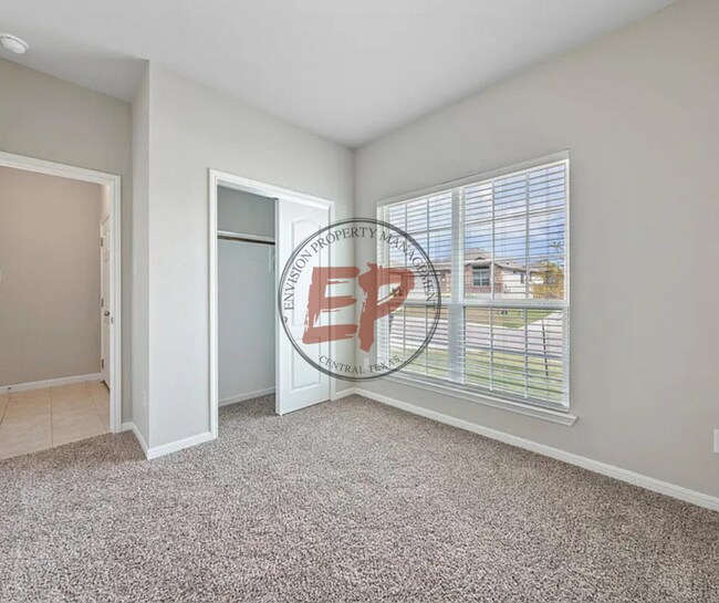 Building Photo - 2217 Petersburg Ln