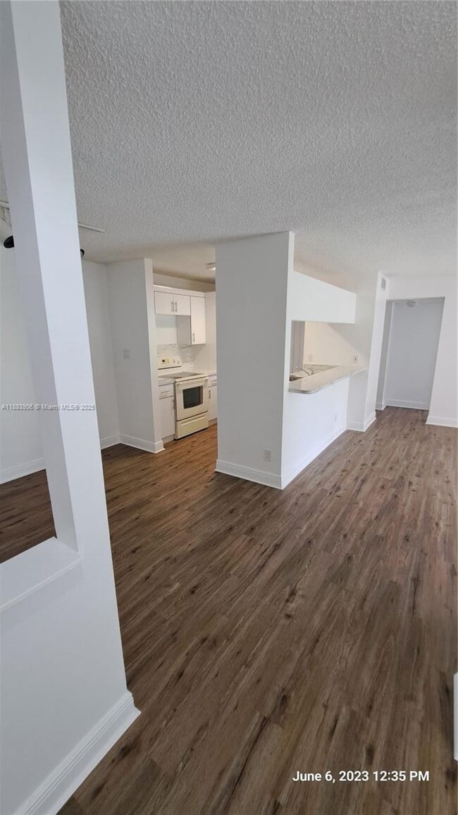 Building Photo - 15770 SW 106th Terrace