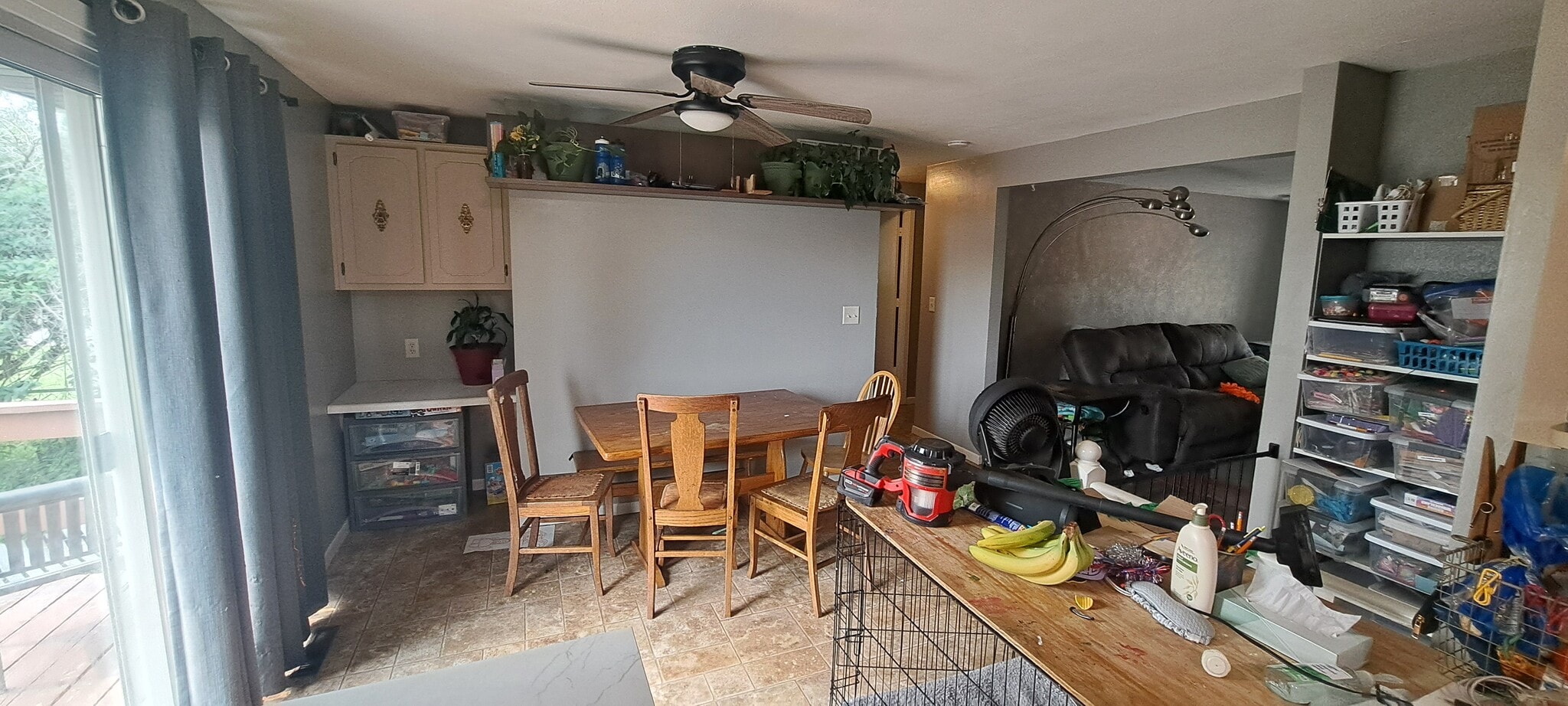 Dinning - 2611 Clive St