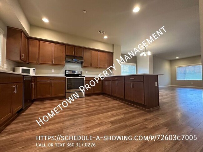 Building Photo - 3 Bedroom 2.5 Bath Condo on Briggs Drive -...