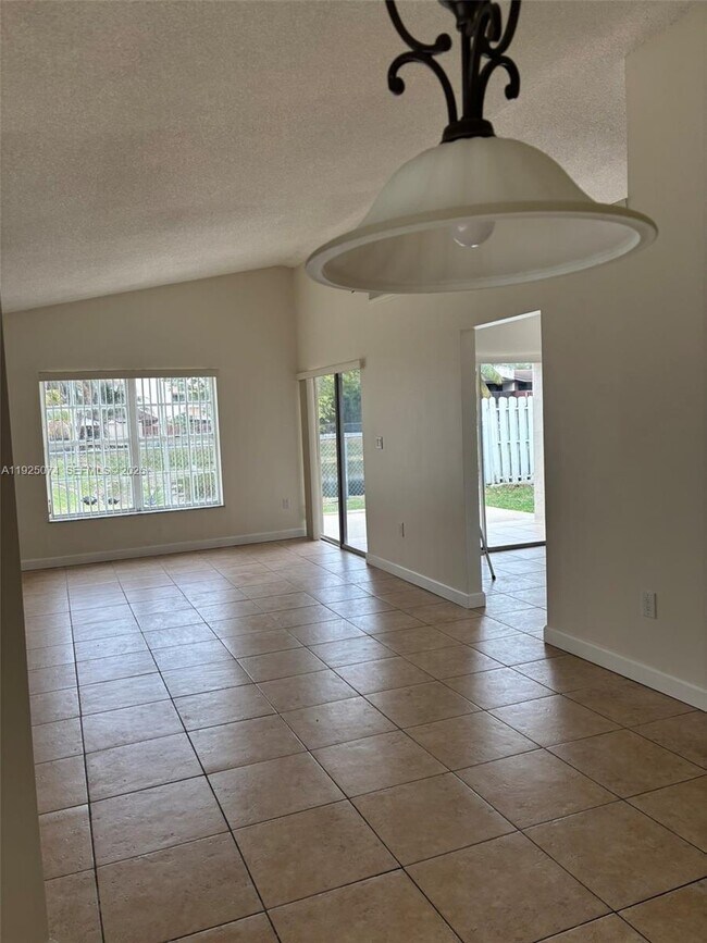 Building Photo - 7331 SW 149th Ct