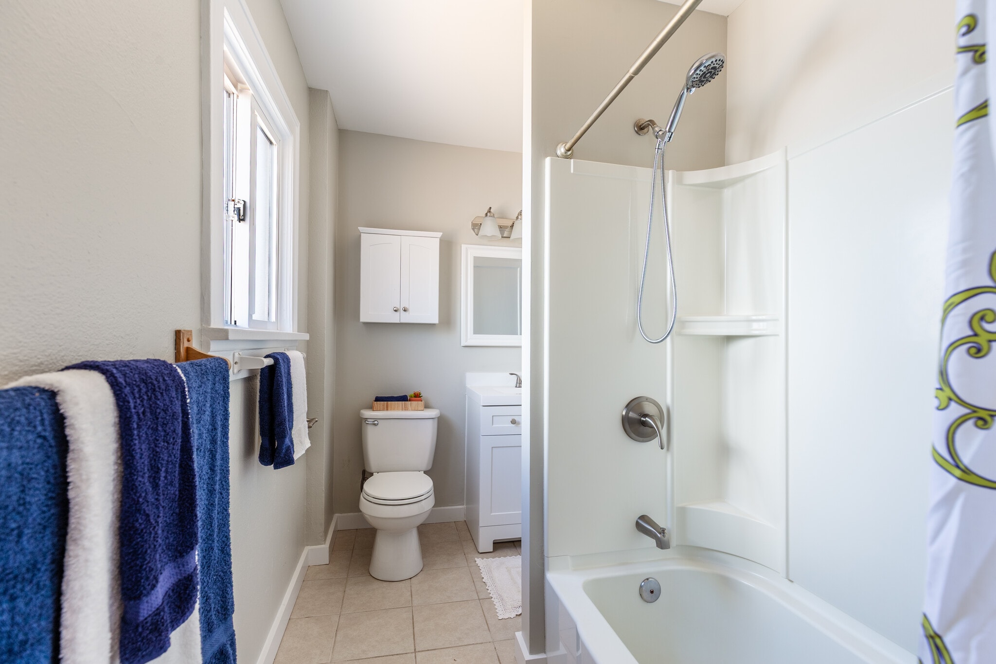 Bathroom - 5246 21st Ave SW