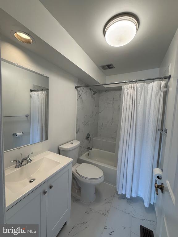 Building Photo - 52 Faraday Dr