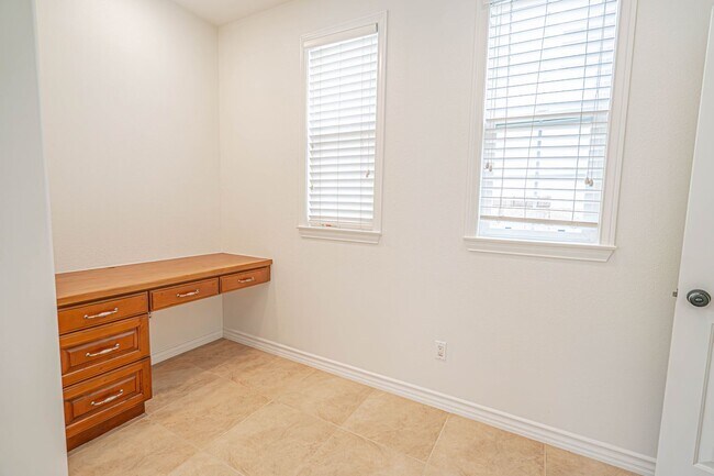 Building Photo - 26149 Shadow Rock Ln