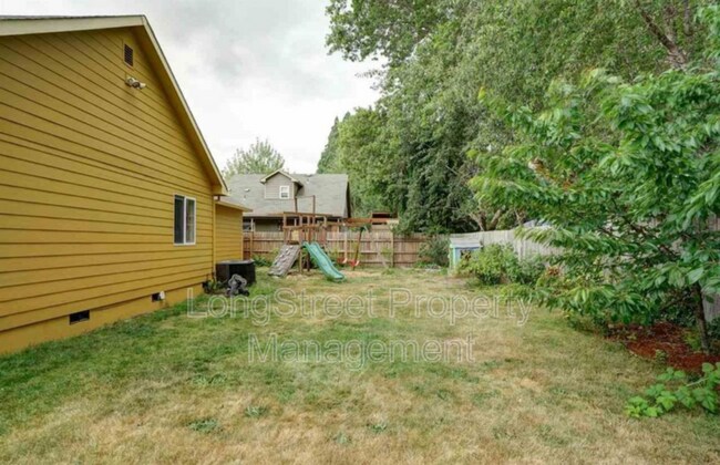 Building Photo - 3937 SW Neer Ave