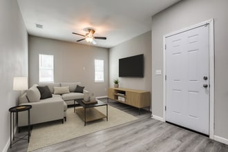 Building Photo - 2910 S Laredo St