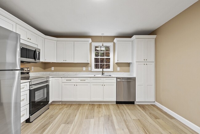 Building Photo - 72 Patterson Rd