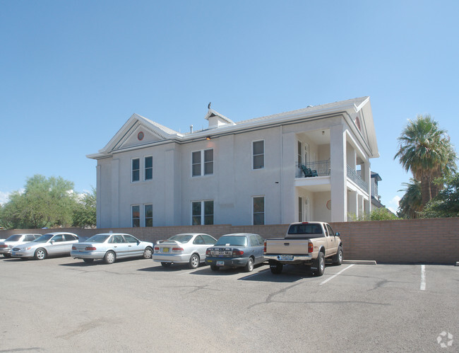 Building Photo - 435 E University Blvd