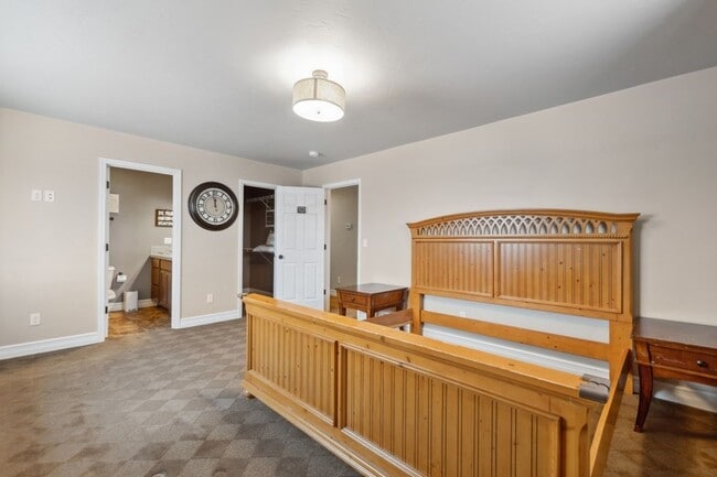 Building Photo - 4 bedroom, 3 bath, corner lot home