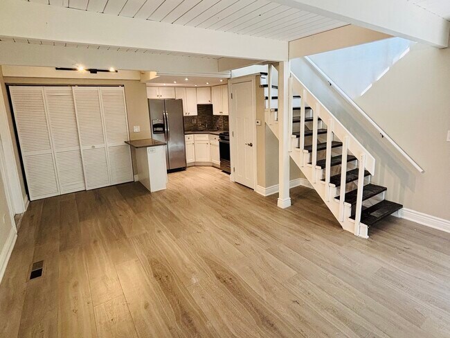 Building Photo - 153 Forest Ave