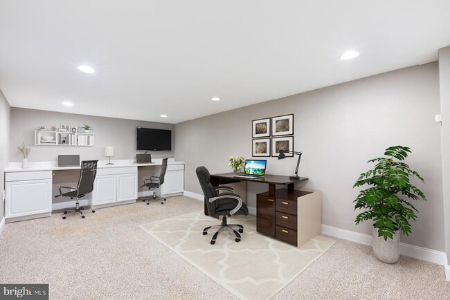 Building Photo - 5650 Sheerock Ct