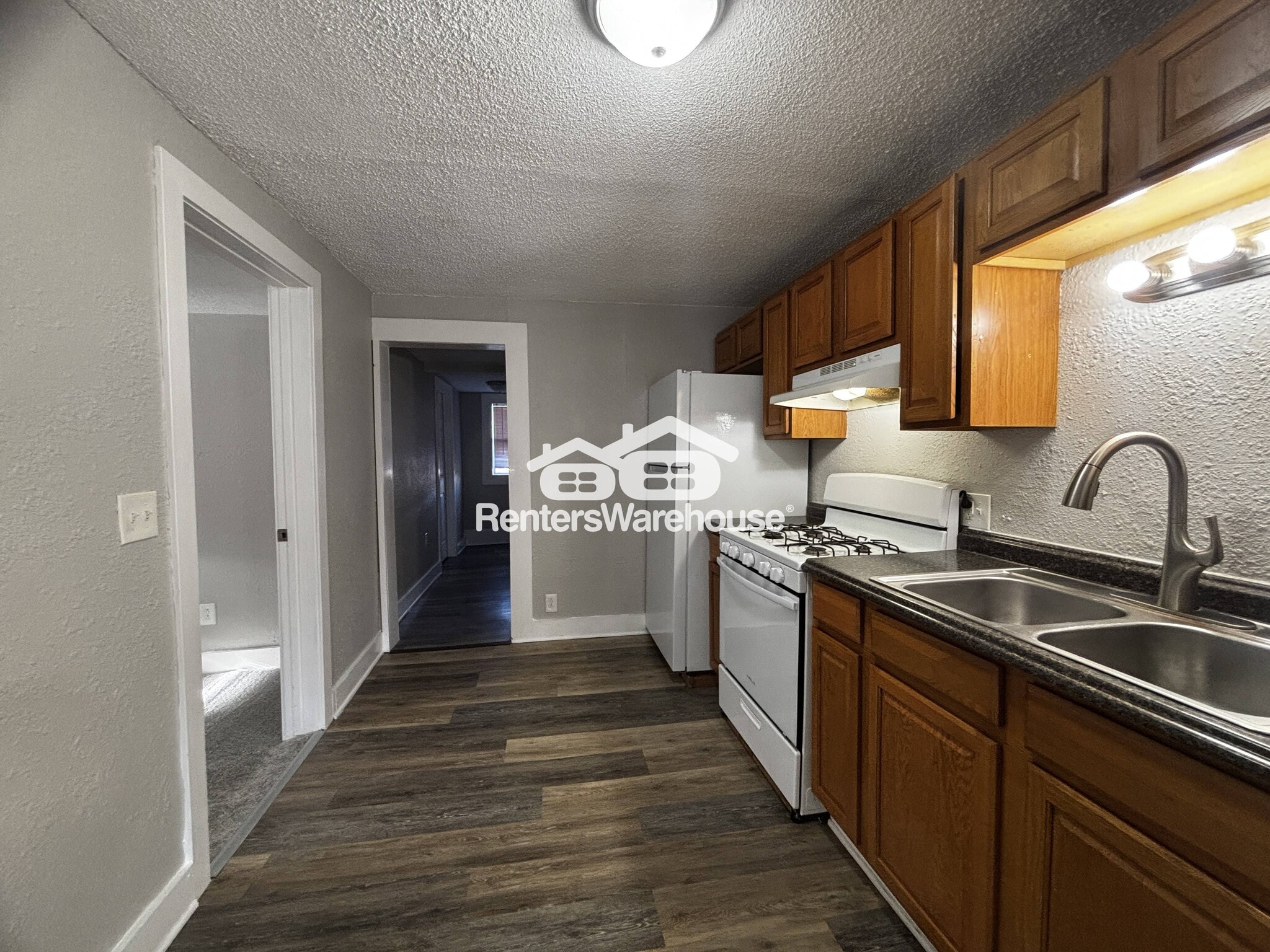 Building Photo - 2802 SE 8th St