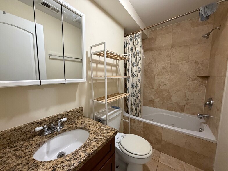 Building Photo - 4022 N Central Park Ave