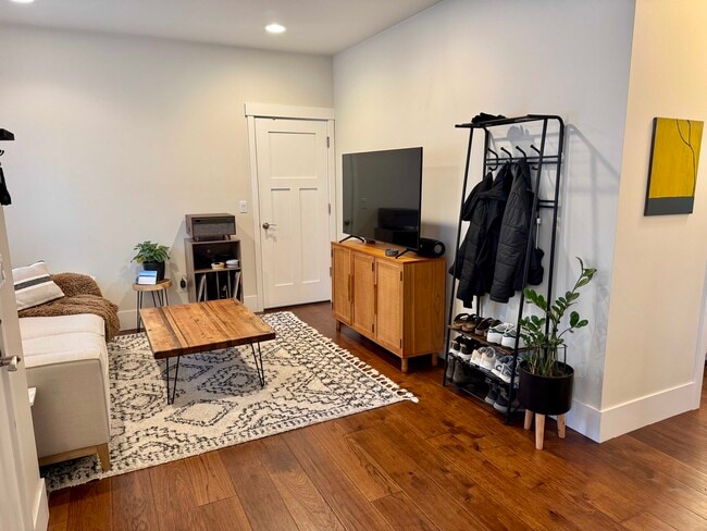 Building Photo - 1207 14th St