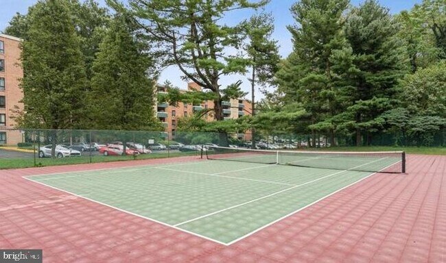 Building Photo - 3245 Rio Dr