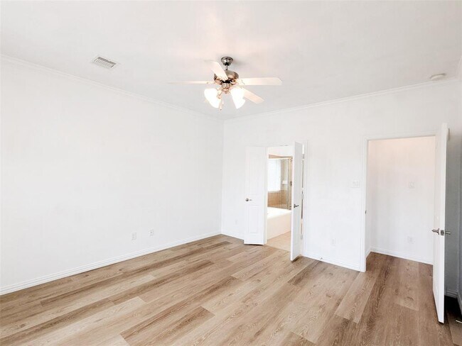Building Photo - 24606 Forest Canopy Dr