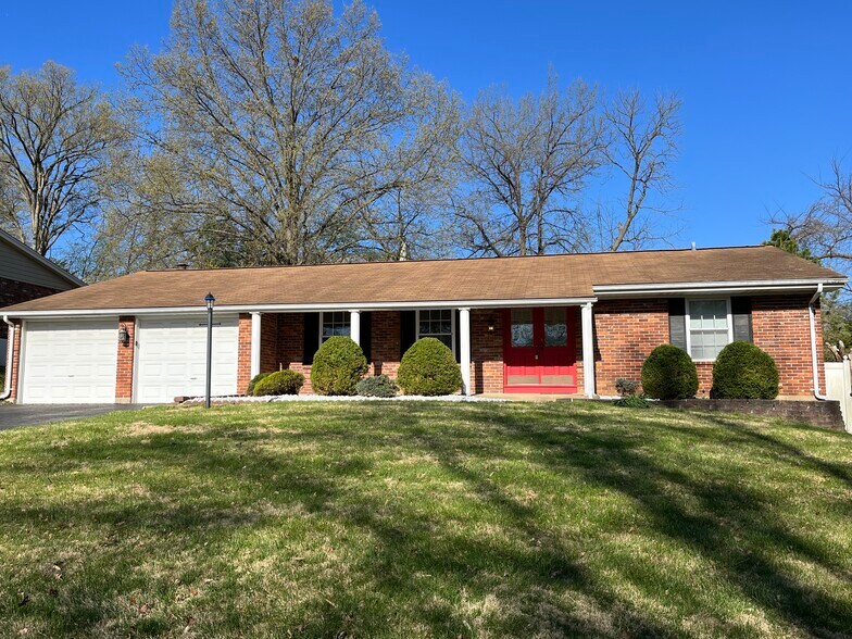 Primary Photo - 235 Towercliffe Dr