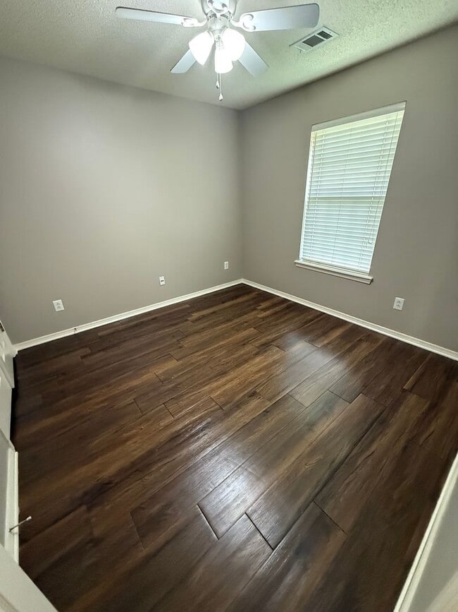 Building Photo - 141-145 Northridge Drive