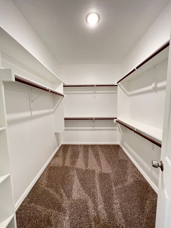 Building Photo - Lovely home for rent in Ennis, TX!