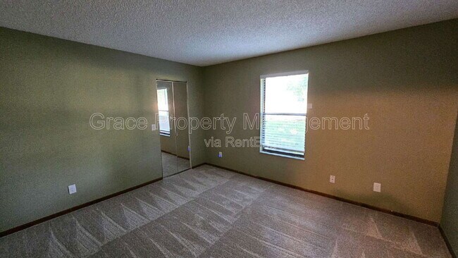 Building Photo - 3335 S Ammons St