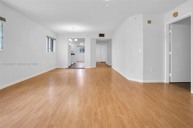 Building Photo - 900 SW 142nd Ave