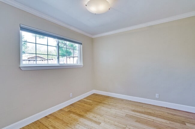Building Photo - Wonderful 3 bedroom , 2 bath home in Mount...