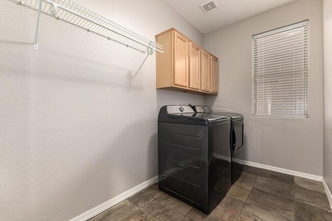 Building Photo - 7690 E San Fernando Dr