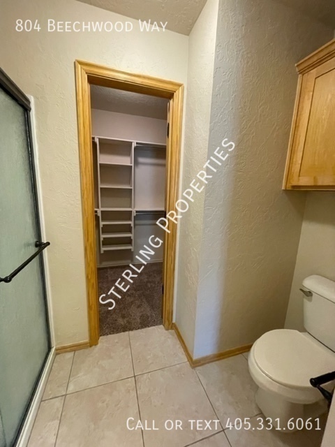 Building Photo - 804 Beechwood Way